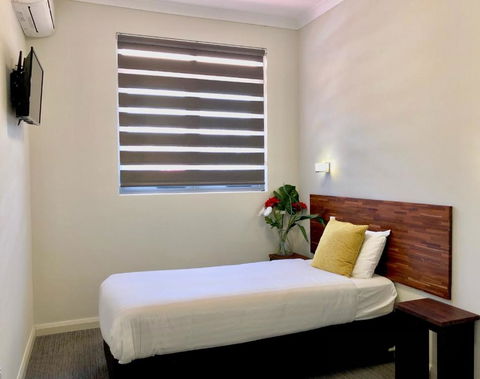 Gallery Hotel - Tourism Caloundra 4