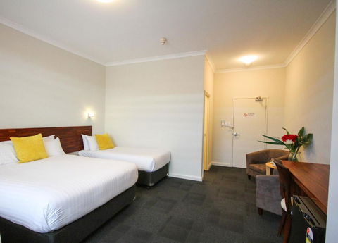 Gallery Hotel - Tourism Caloundra 2