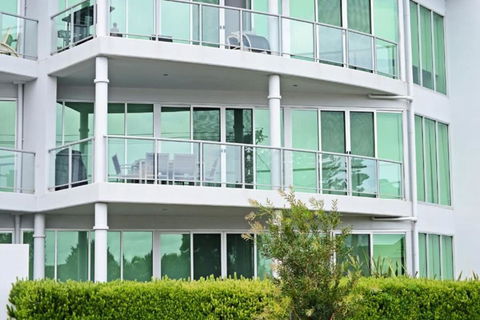 Gallery 7 - Town Centre - Wi-Fi - Linen Included - Tourism Caloundra 4