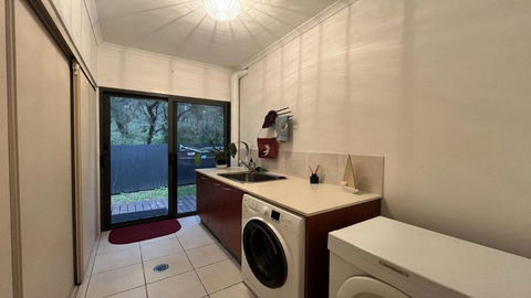 Gallery Place - Tourism Caloundra 4