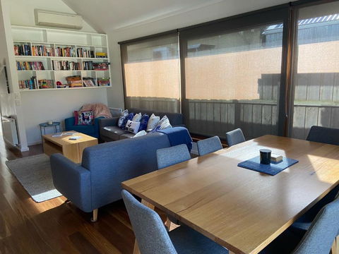 GALWAY COTTAGE - Tourism Caloundra 3
