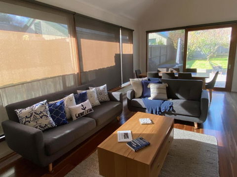 GALWAY COTTAGE - Tourism Caloundra 0