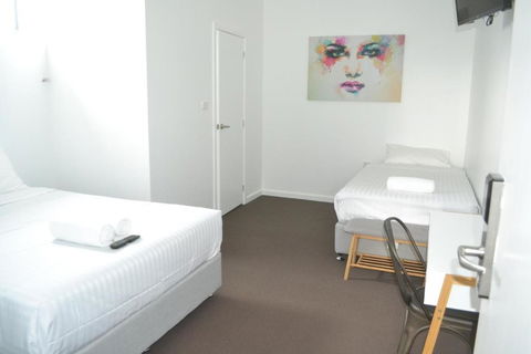 Garden Hotel - Tourism Caloundra 1