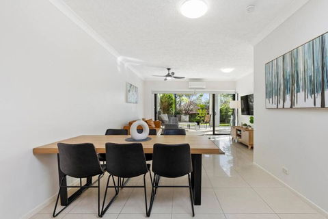 Garden Apt 2Bed X 2Bath, Parking - Tourism Caloundra 2