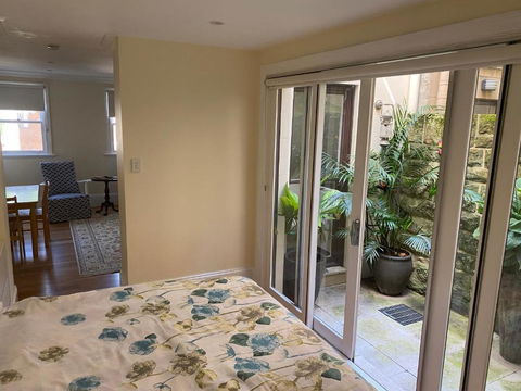 Garden Flat, NORTH SYDNEY - Tourism Caloundra 0