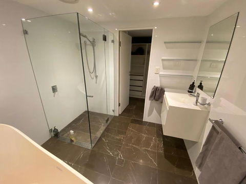 Garden Flat, NORTH SYDNEY - Tourism Caloundra 1