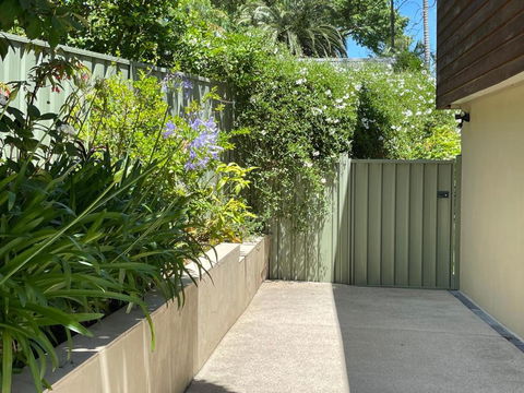 Garden Hideaway - Tourism Caloundra 3