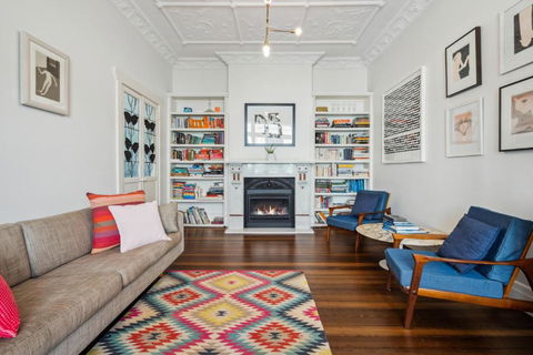 Garden Retreat 5-BDR House Near Centennial Park - Tourism Caloundra 2
