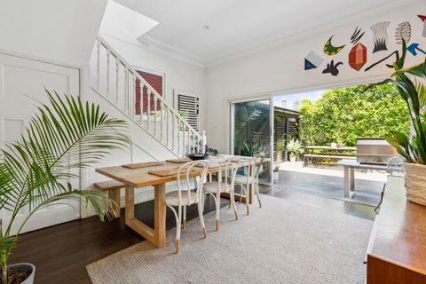 Garden Retreat 5-BDR House Near Centennial Park - Tourism Caloundra 3