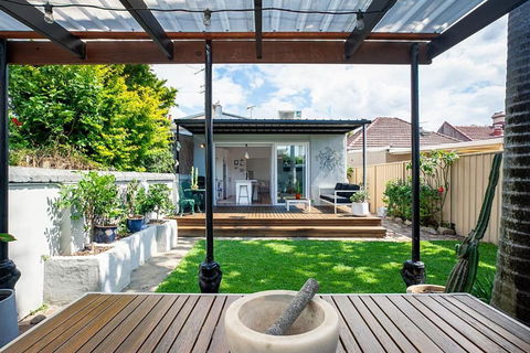 Garden Oasis Sydenham - Tourism Caloundra 1