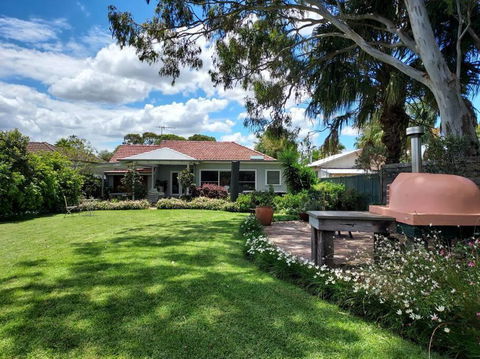 Garden Of Eden Boutique Cottage And Spa - Tourism Caloundra 0