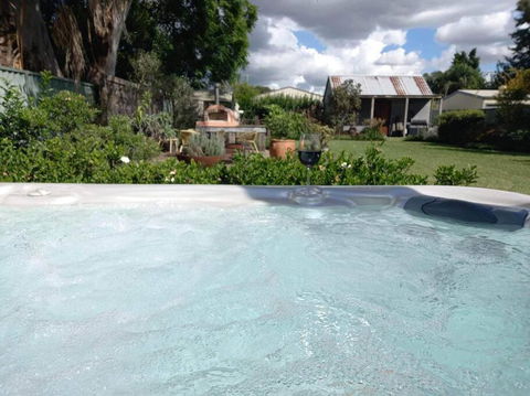 Garden Of Eden Boutique Cottage And Spa - Tourism Caloundra 1