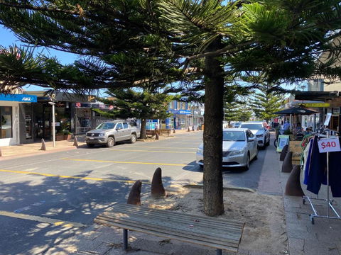 Garland Grove - Tourism Caloundra 1