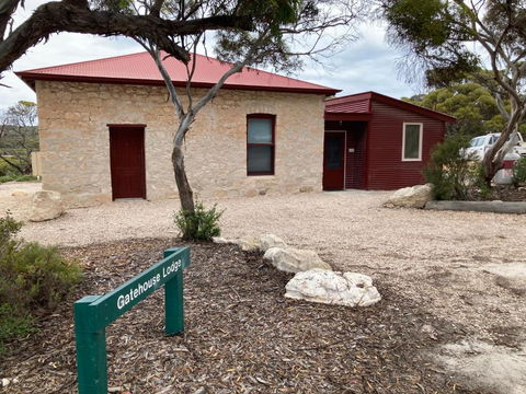 Gatehouse Lodge - Dhilba Guuranda-Innes National Park - Tourism Caloundra 0