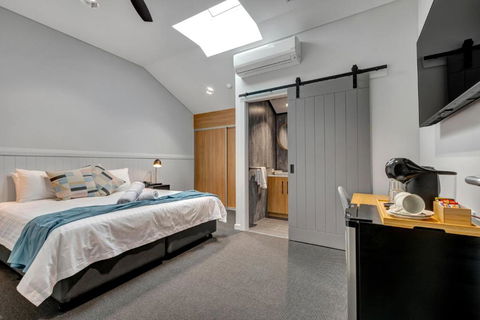 Gawler Arms Hotel - Tourism Caloundra 4