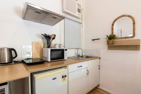 Gawler Townhouses 1C , 1 Queen Bed - Tourism Caloundra 4