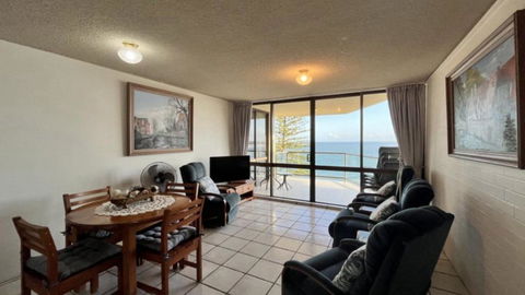 Gazeaway Unit 14 - Tourism Caloundra 4