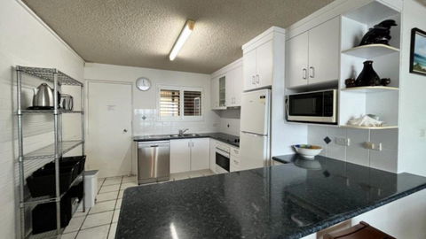Gazeaway Unit 14 - Tourism Caloundra 3