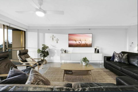 Gemini Court - Hosted By Burleigh Letting - Tourism Caloundra 0