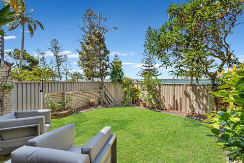 Gentle Waves Retreat Villa - Tourism Caloundra 1