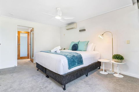 Gentle Waves Retreat Villa - Tourism Caloundra 2