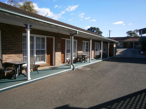 George Bass Motor Inn - Tourism Caloundra 2