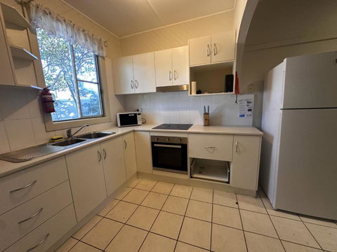 Georges Workers Accommodation - Tourism Caloundra 1