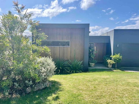 Gerringong Bliss - Tourism Caloundra 1