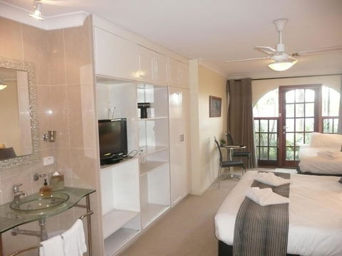 Getaway Inn Boutique Guest House - Tourism Caloundra 1