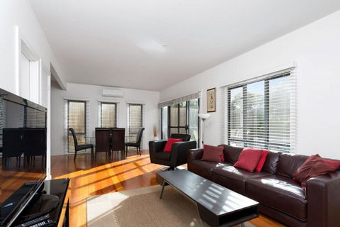 Getaway On Chapel Cowes Phillip Island - Tourism Caloundra 0