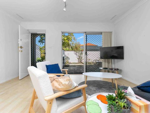 Getaway Villa 2br, Sleeps 4, Near Beach - Tourism Caloundra 2