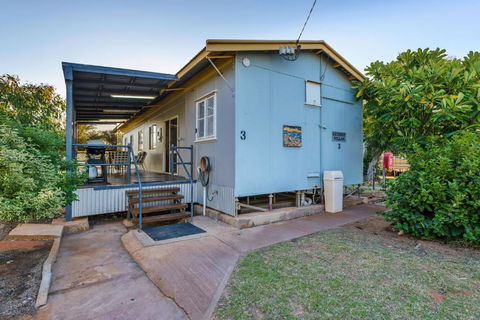Getaway Villas Unit 3 - Tourism Caloundra 0