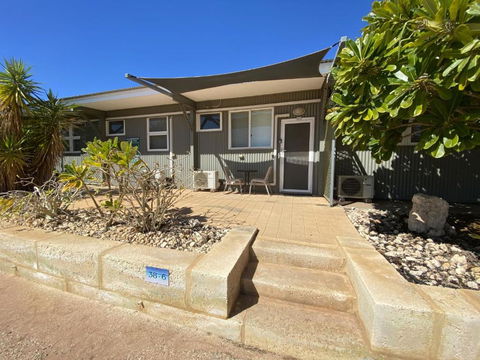 Getaway Villas Unit 386 - Tourism Caloundra 0