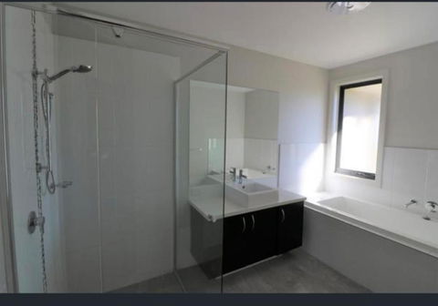 Gibbagunyah Manor Workers Accommodation Only - Tourism Caloundra 1