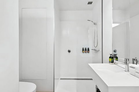 Gibson Mill Waterfront Loft Apartment - 304 - Tourism Caloundra 4