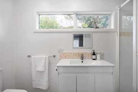 Gigglewiggy - Beach House Wrapped In Nature - Tourism Caloundra 2