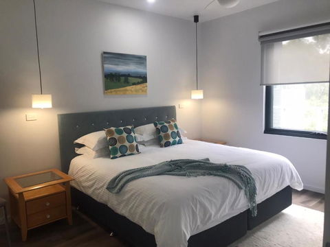 Gillys Guesthouse - Tourism Caloundra 0