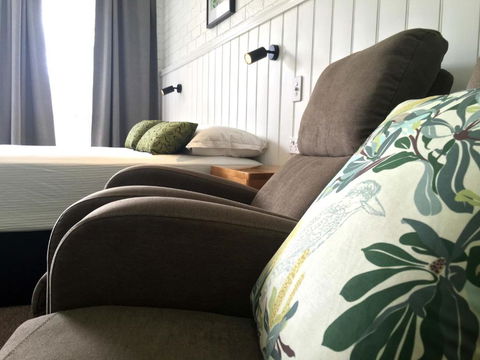 Gin Gin Village Motor Inn Motel QLD - Tourism Caloundra 2