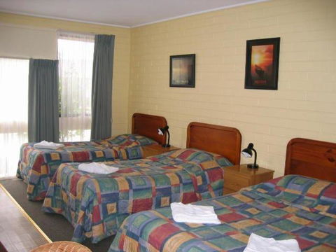 Gisborne Motel - Tourism Caloundra 2