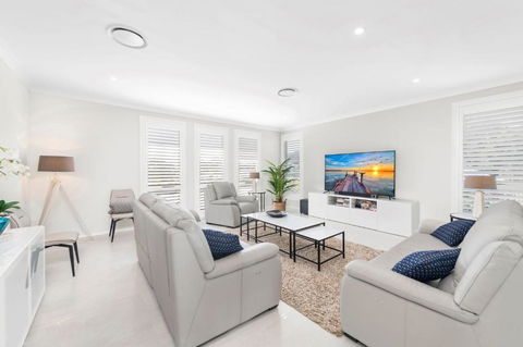 Giuseppina 3 Ebb Tide Way Corlette - Tourism Caloundra 3