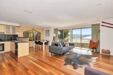 Glacialis 6 - Tourism Caloundra 1