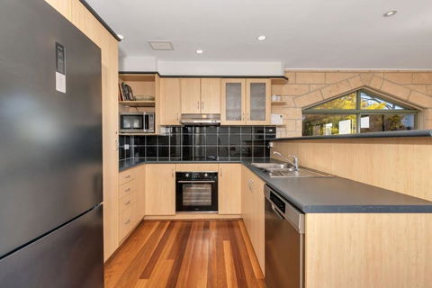Glacialis 6 - Tourism Caloundra 2