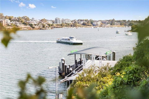 GLAD1 - Monash Rd - Gladesville - Tourism Caloundra 3