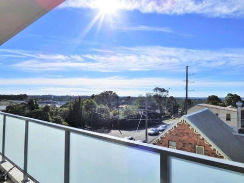 GLAD1 - Monash Rd - Gladesville - Tourism Caloundra 4