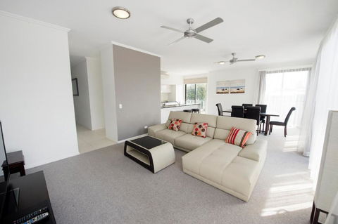 Gladstone Central Plaza Official - Tourism Caloundra 0