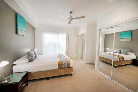 Gladstone City Central Apartment Hotel Official - Tourism Caloundra 2