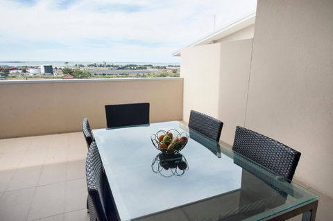Gladstone City Central Apartment Hotel Official - Tourism Caloundra 1