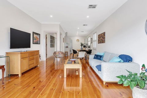 Gladstone Gardens - Family Comfort In North Brighton - Tourism Caloundra 4