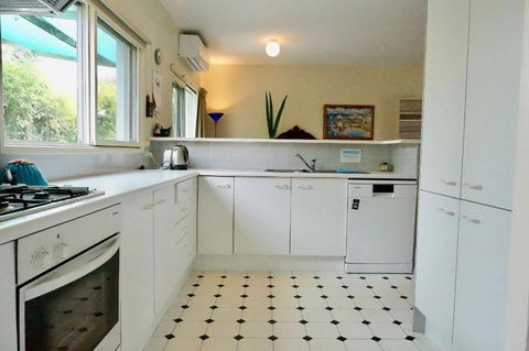Glan Mor - Tourism Caloundra 4