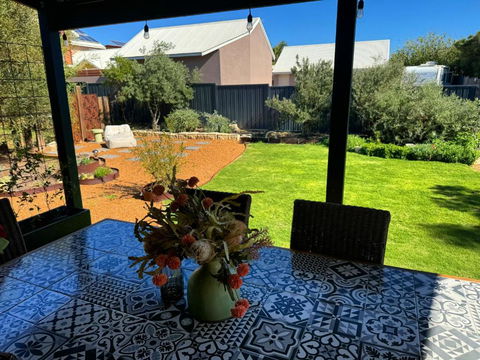 Glass Street Retreat - Tourism Caloundra 0